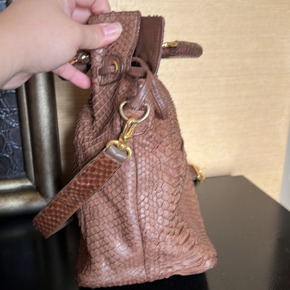 Genuine Python Skin Bucket Bag With A Crossbody S… - image 4